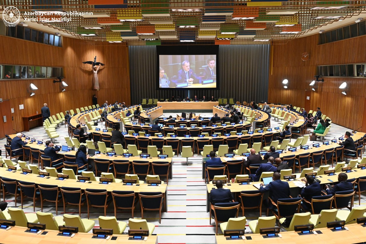 Ceyhun Bayramov “77-lər Qrupu” və JCC-nin XİN başçıları iclasına həmsədrlik edib - FOTO - foto 1