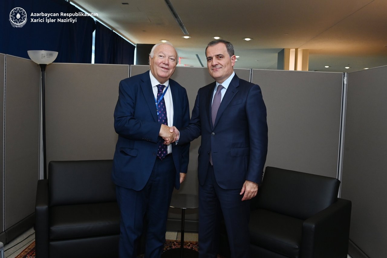 Ceyhun Bayramov BMT rəsmisini erməni sakinlərlə dialoqun bərpa edildiyi barədə MƏLUMATLANDIRIB - FOTO  - foto 1