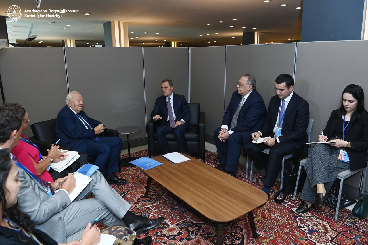 Ceyhun Bayramov BMT rəsmisini erməni sakinlərlə dialoqun bərpa edildiyi barədə MƏLUMATLANDIRIB - FOTO  - foto 2