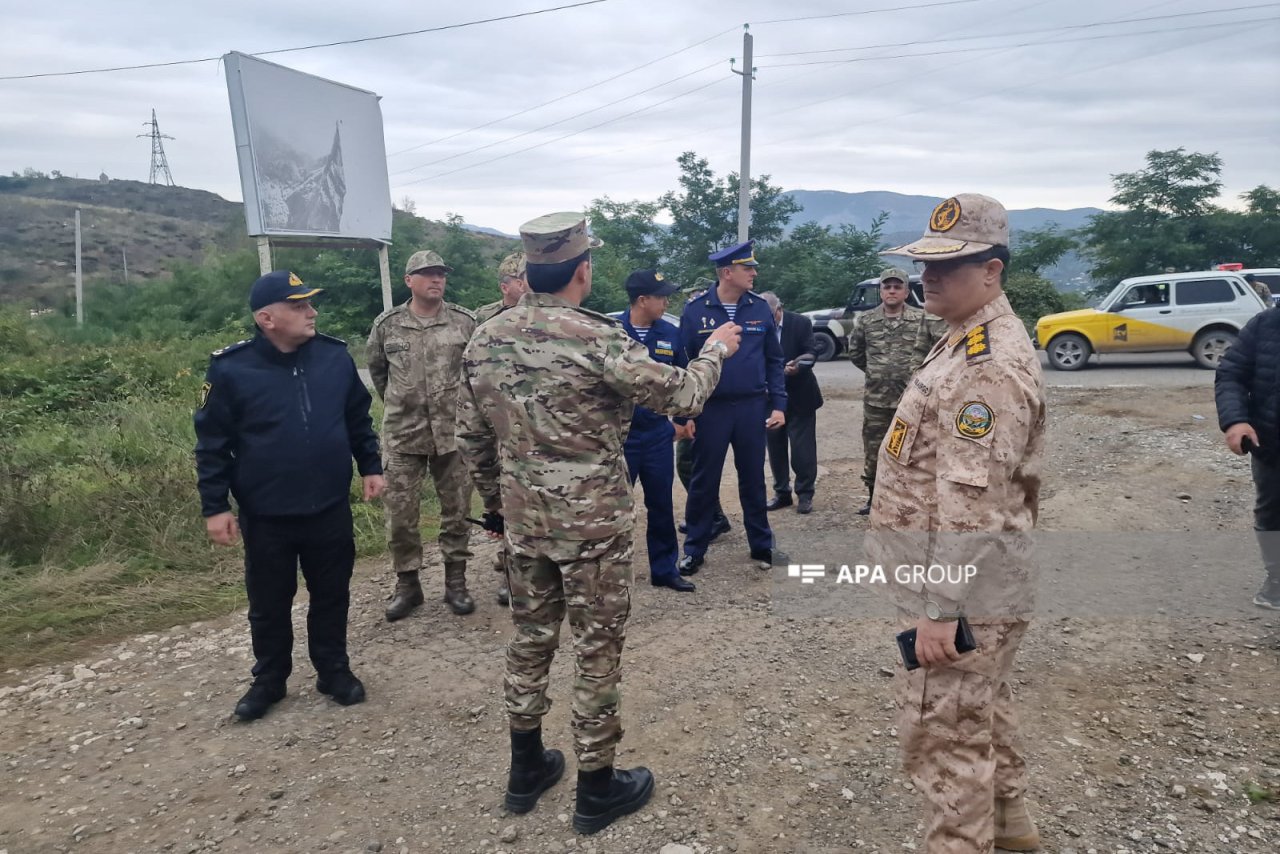 Şuşada olan xarici hərbi attaşelər antiterror tədbirlərində azad edilmiş MƏNTƏQƏLƏRDƏ - FOTO  - foto 5