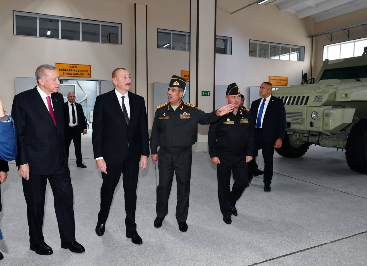 Prezidentlər Naxçıvan Bərpa-istehsalat hərbi kompleksinin AÇILIŞINDA - FOTO - foto 6