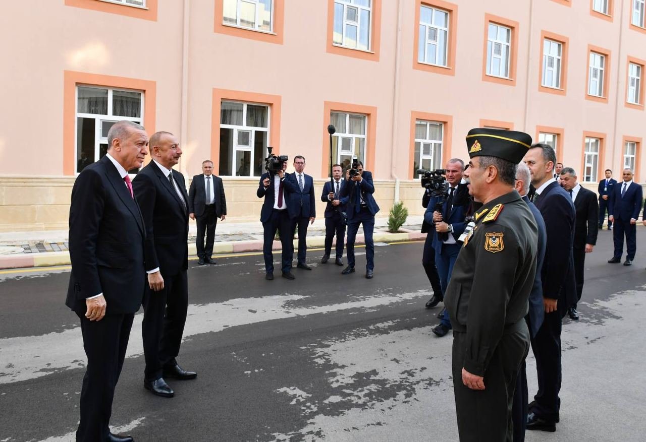 Prezidentlər Naxçıvan Bərpa-istehsalat hərbi kompleksinin AÇILIŞINDA - FOTO - foto 1