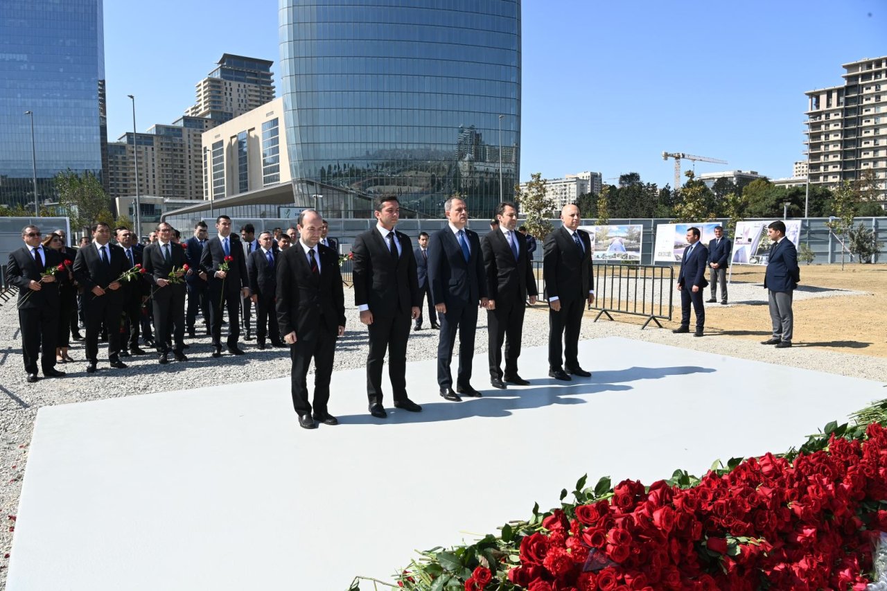 Ceyhun Bayramov: “Gələcəyə baxışımız sülh üzərində qurulub” - FOTO - foto 1