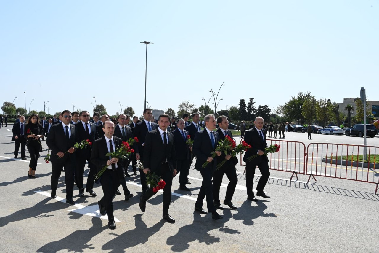 Ceyhun Bayramov: “Gələcəyə baxışımız sülh üzərində qurulub” - FOTO - foto 4