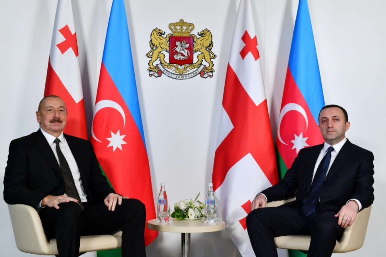 İlham Əliyevin Gürcüstanın Baş naziri ilə təkbətək görüşü olub - FOTO - foto 1