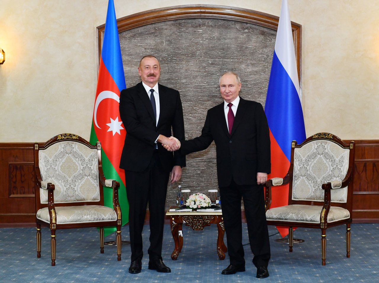 İlham Əliyevin Bişkekdə Putinlə görüşü olub - YENİLƏNİB/FOTO/VİDEO - foto 1