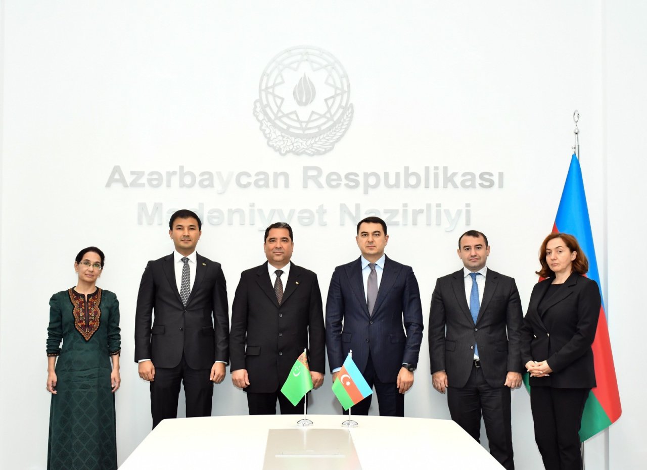 Mədəniyyət nazirinin türkmənistanlı həmkarı ilə görüşü baş tutub - FOTO  - foto 1