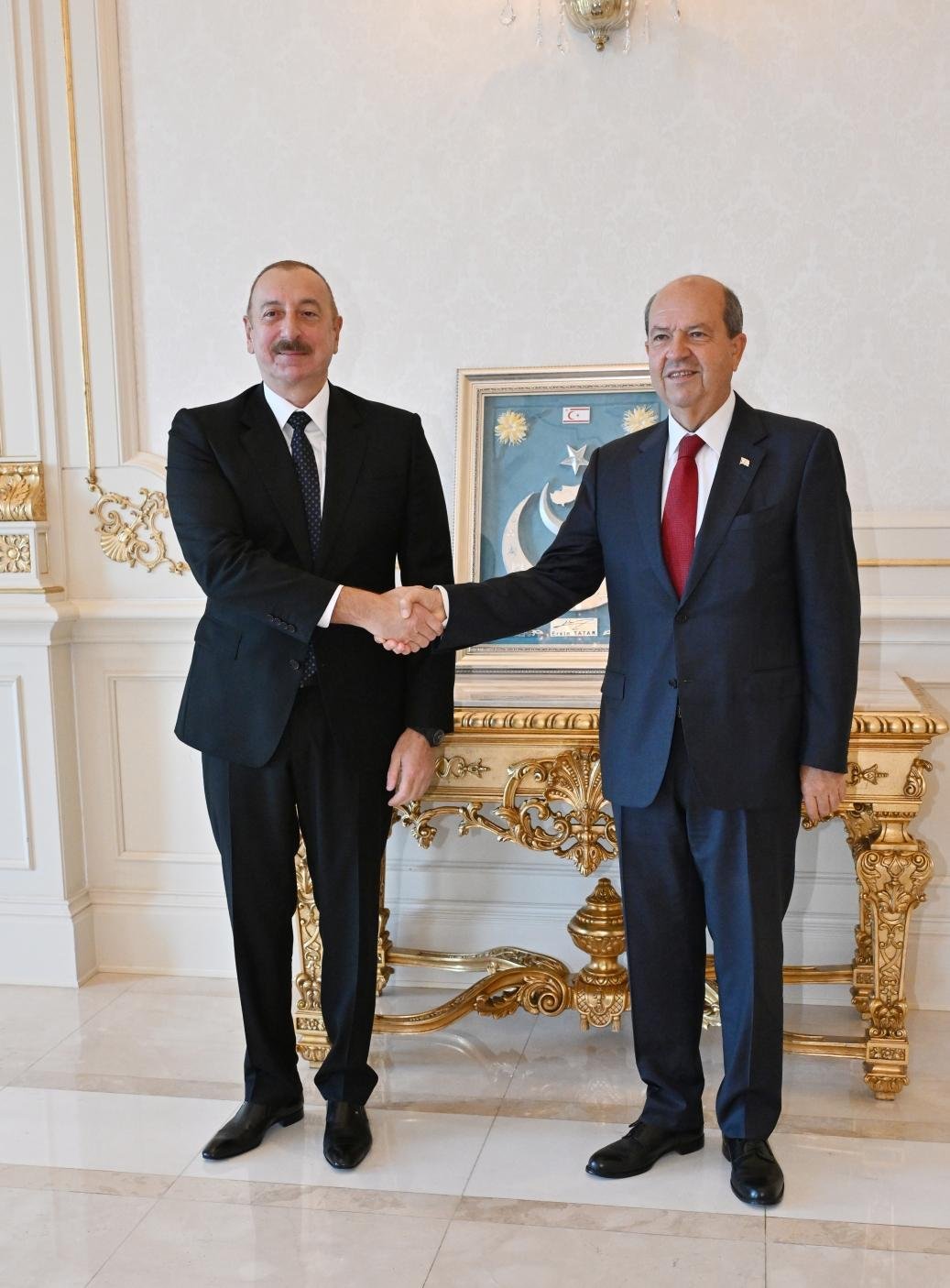 İlham Əliyev Şimali Kiprin Prezidentini QƏBUL EDİB - FOTO/VİDEO - foto 2