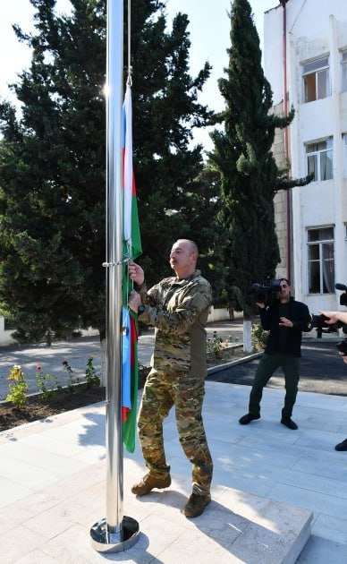 Bayrağımız Xocalı şəhərində və Əsgəran qəsəbəsində də UCALDI - foto 6