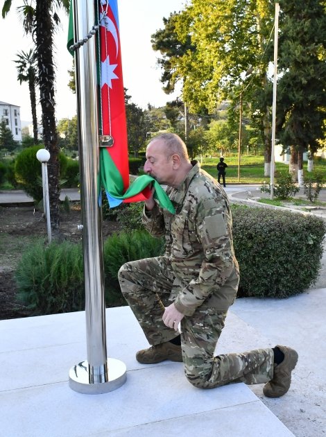 Bayrağımız Xocavənd şəhərində DALĞALANIR - FOTO - foto 6