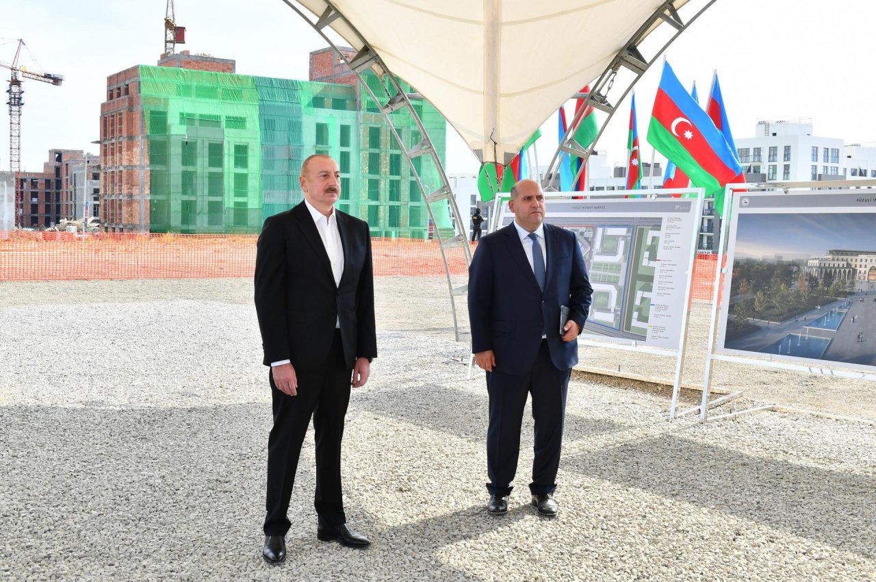 İlham Əliyev Füzulidə inzibati binanın təməlqoyma MƏRASİMİNDƏ - FOTO  - foto 1