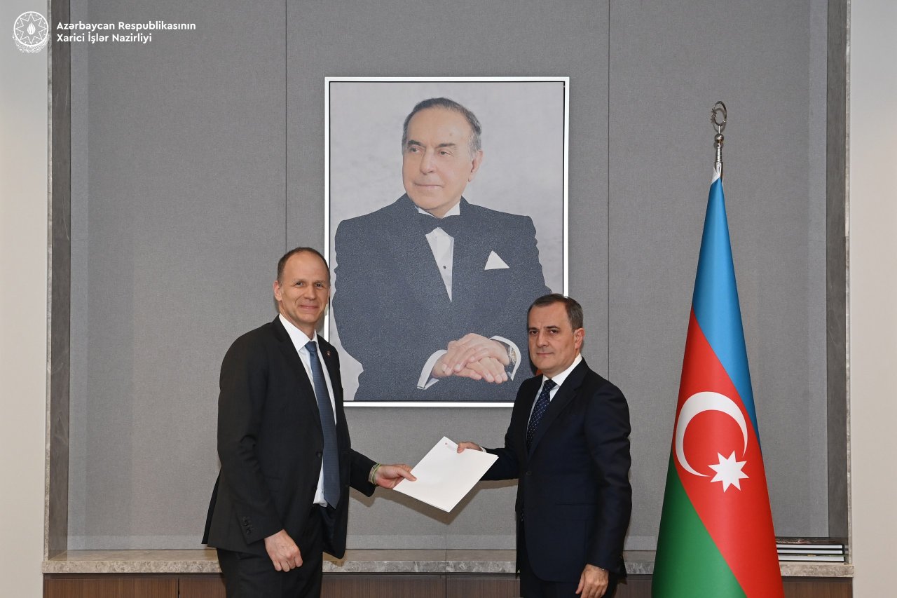 Nazir səfirlə Qarabağ ermənilərinin reinteqrasiyasından DANIŞDI - FOTO - foto 1