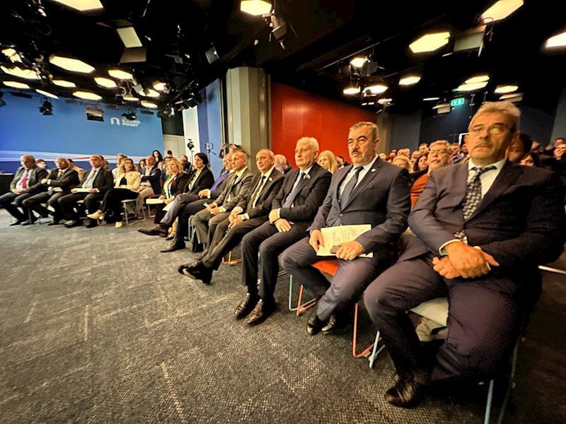 Niderlandda Qərbi Azərbaycana qayıdışla bağlı beynəlxalq konfrans - İrəvan xanının varisi də qatıldı - FOTO - foto 15