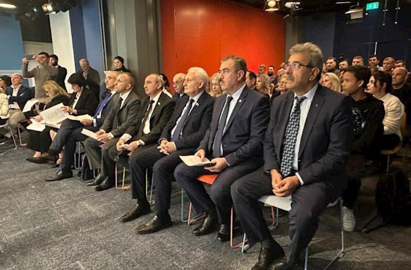 Niderlandda Qərbi Azərbaycana qayıdışla bağlı beynəlxalq konfrans - İrəvan xanının varisi də qatıldı - FOTO - foto 2