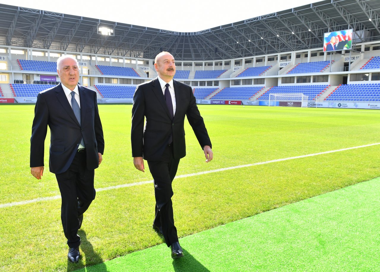 Prezident Sumqayıt şəhər stadionunda yaradılan şəraitlə tanış olub - FOTO  - foto 3