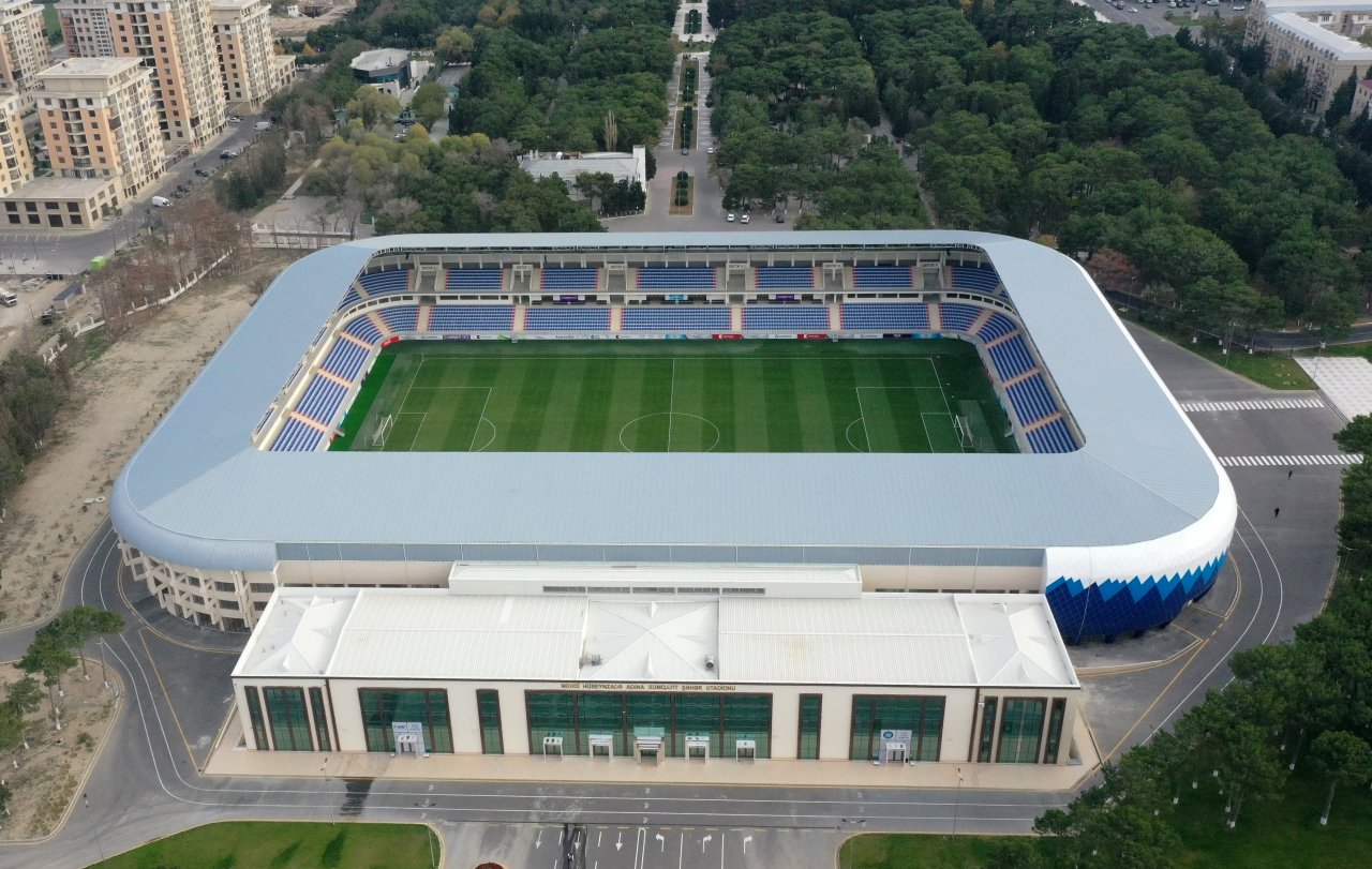 Prezident Sumqayıt şəhər stadionunda yaradılan şəraitlə tanış olub - FOTO  - foto 9