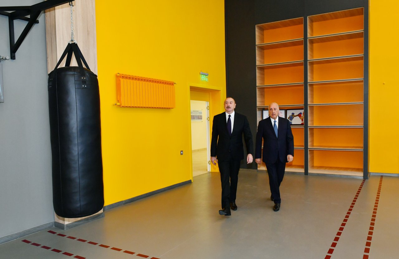 Prezident Sumqayıt şəhər stadionunda yaradılan şəraitlə tanış olub - FOTO  - foto 7