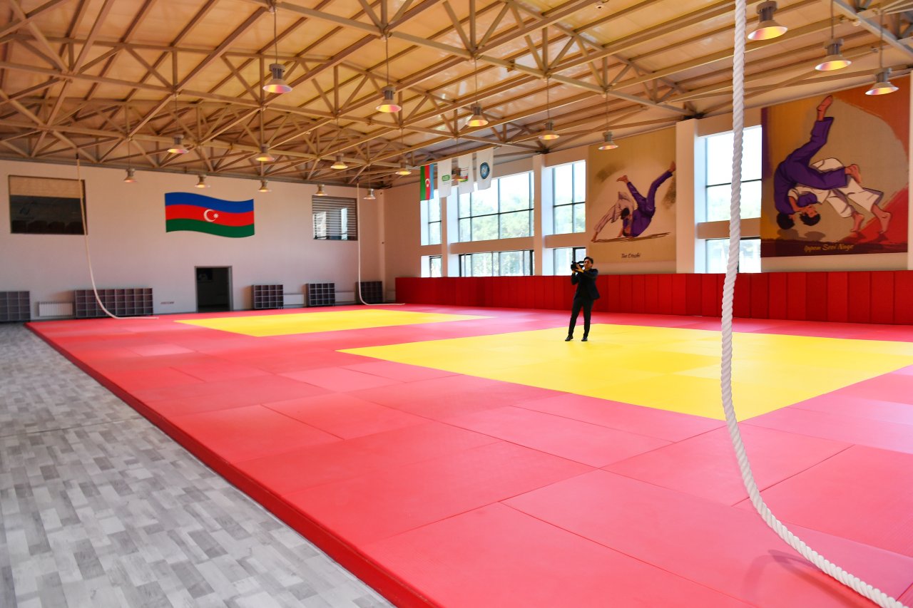 Prezident Sumqayıt şəhər stadionunda yaradılan şəraitlə tanış olub - FOTO  - foto 11