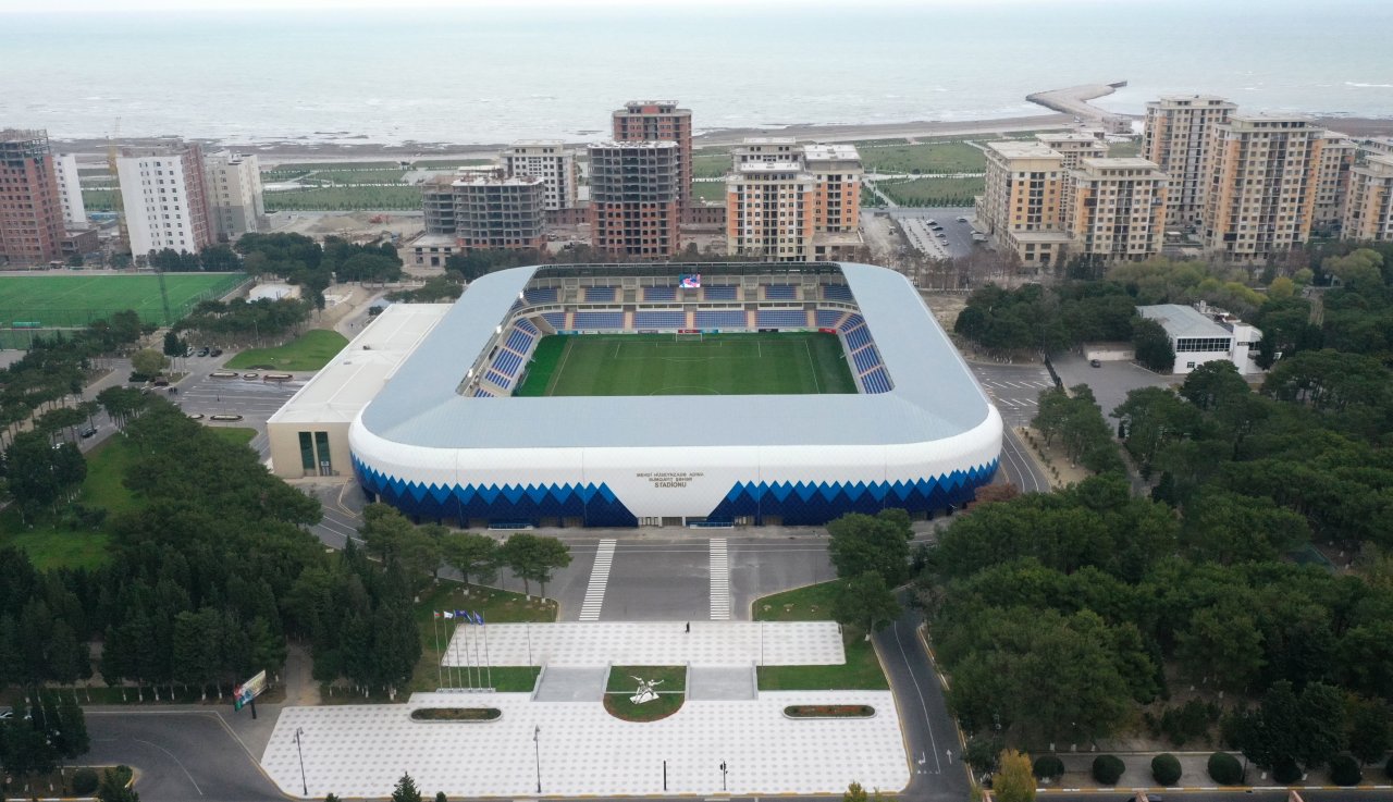 Prezident Sumqayıt şəhər stadionunda yaradılan şəraitlə tanış olub - FOTO  - foto 10