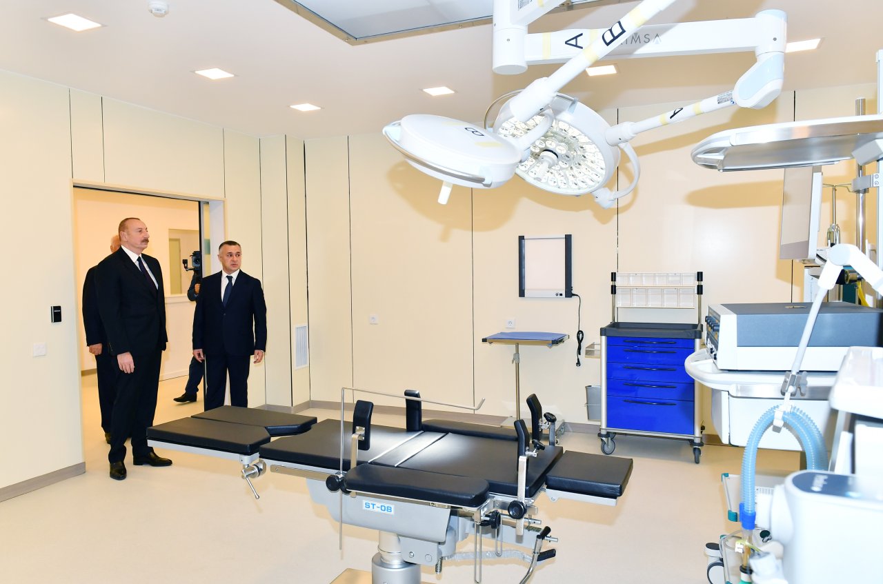 Prezident 2 saylı Sumqayıt Şəhər Xəstəxanasının yeni binasının AÇILIŞINDA – FOTO   - foto 6