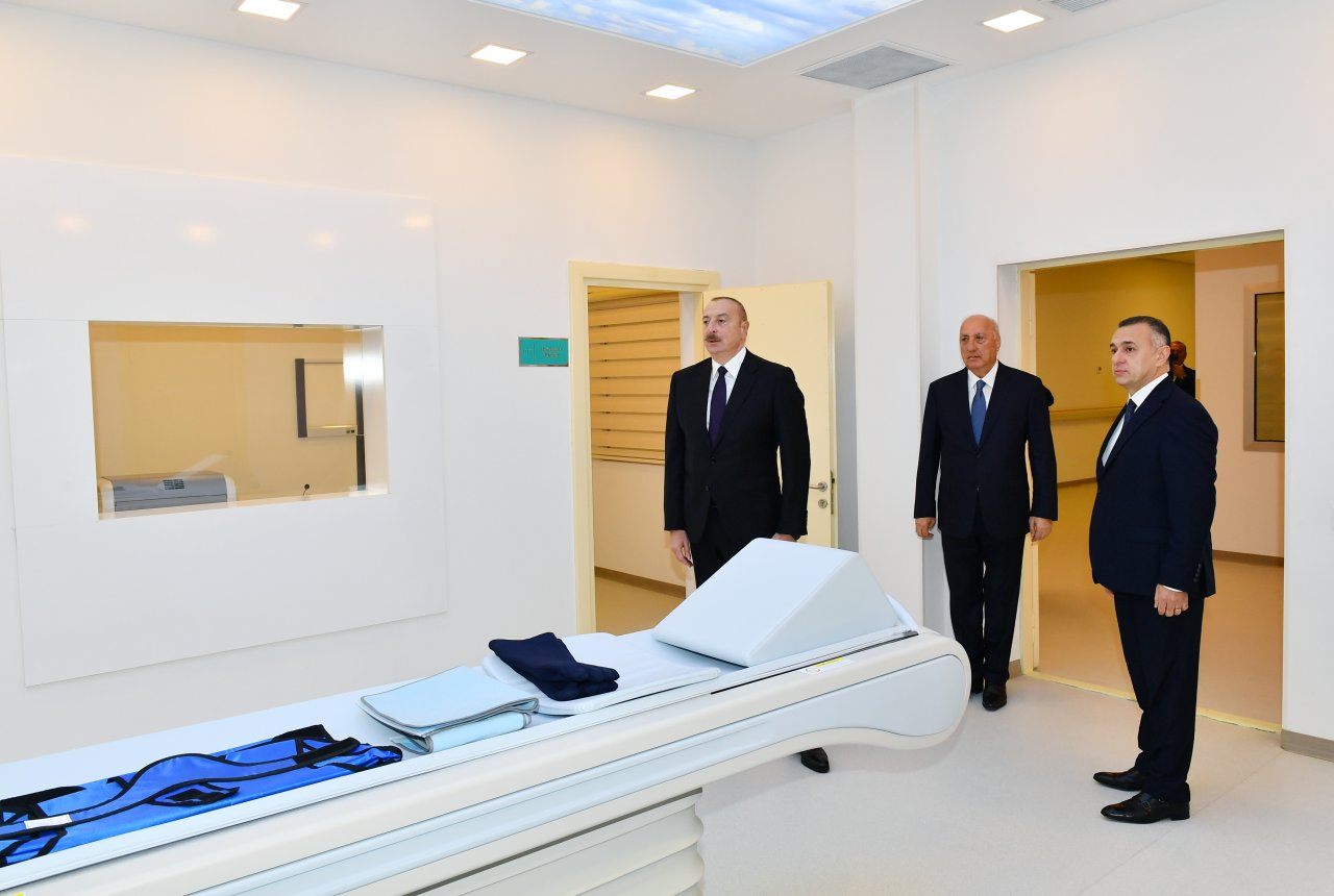 Prezident 2 saylı Sumqayıt Şəhər Xəstəxanasının yeni binasının AÇILIŞINDA – FOTO   - foto 7