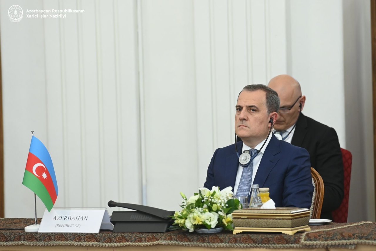 Ceyhun Bayramov “3+3” platformasının XİN rəhbərlərinin iclasında bəyanatla çıxış edib - FOTO  - foto 3