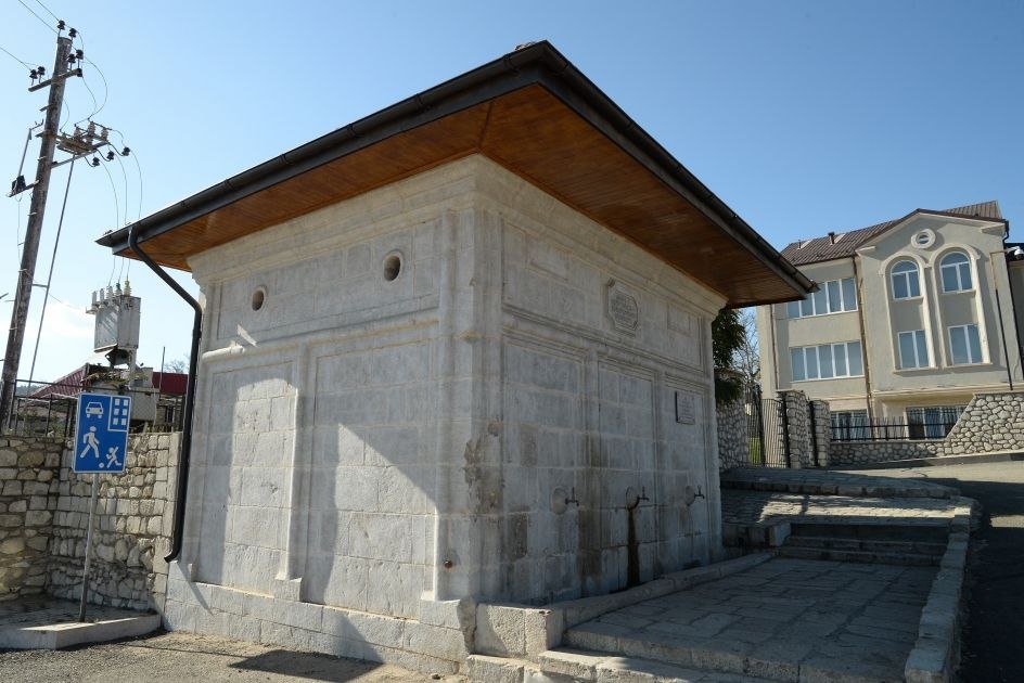 Prezident Mamayı məscidində aparılan işlərlə tanış olub - FOTO/YENİLƏNİB  - foto 5