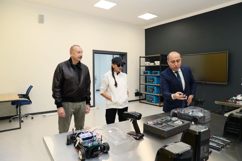 Prezident Şuşa şəhəri 1 nömrəli tam orta məktəbin AÇILIŞINDA - FOTO/YENİLƏNİB - foto 3