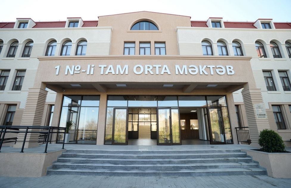 Prezident Şuşa şəhəri 1 nömrəli tam orta məktəbin AÇILIŞINDA - FOTO/YENİLƏNİB - foto 9