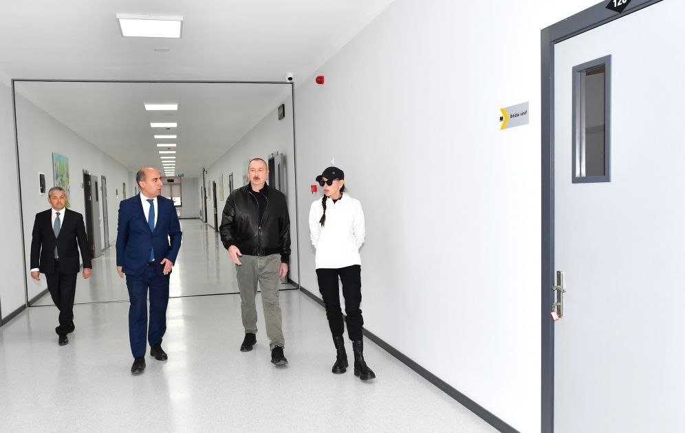 Prezident Şuşa şəhəri 1 nömrəli tam orta məktəbin AÇILIŞINDA - FOTO/YENİLƏNİB - foto 4