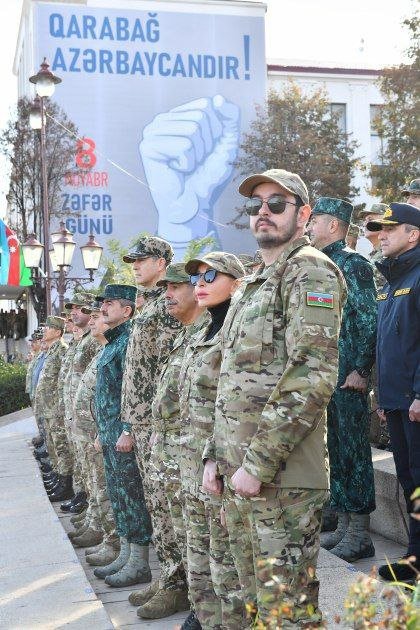 İlham Əliyev və birinci xanım Xankəndidə hərbi paradda iştirak ediblər - YENİLƏNİB/FOTO  - foto 14