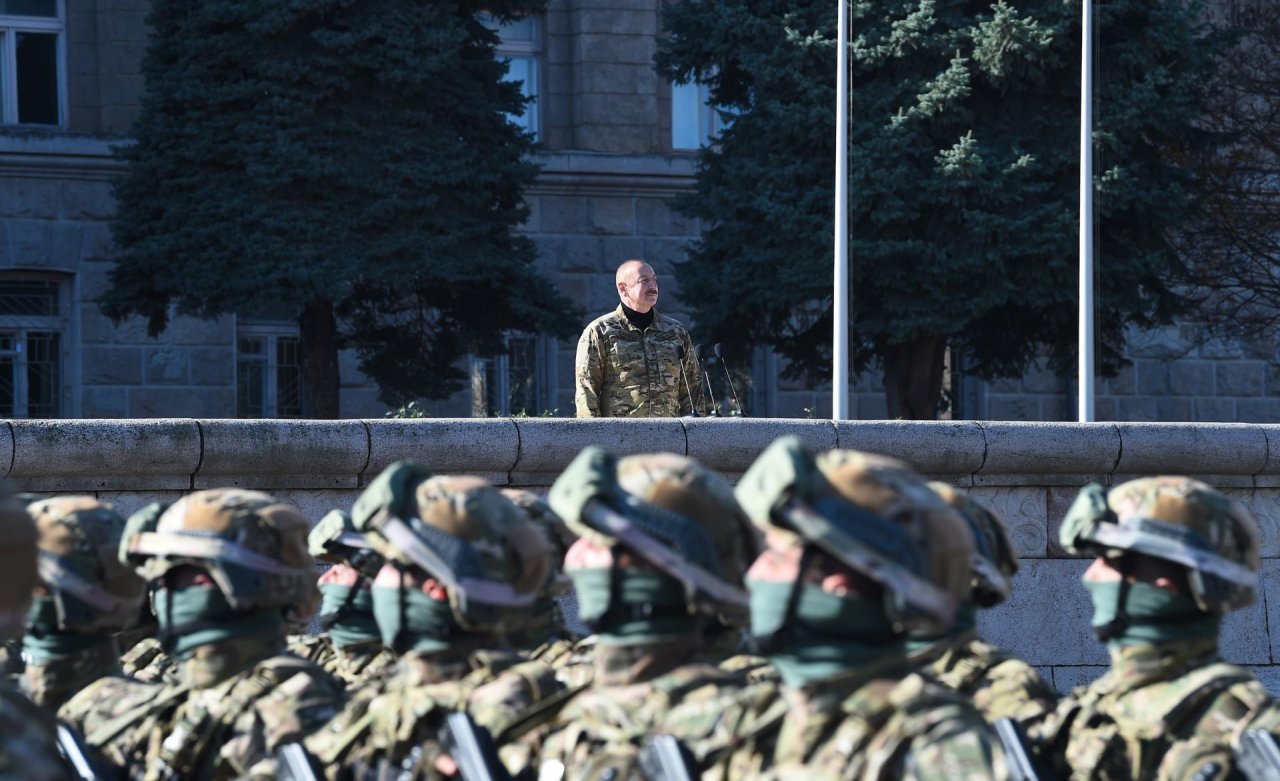 İlham Əliyev: “Şuşa əməliyyatı hərbçilərimizin qəhrəmanlıq dastanıdır” - FOTO/VİDEO - foto 1