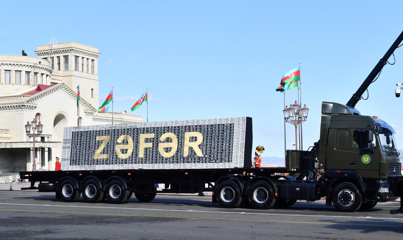 Prezident: “Bu gün Xankəndidə parad keçirməyimiz müdrik addımımızın nəticəsidir” - FOTO - foto 1