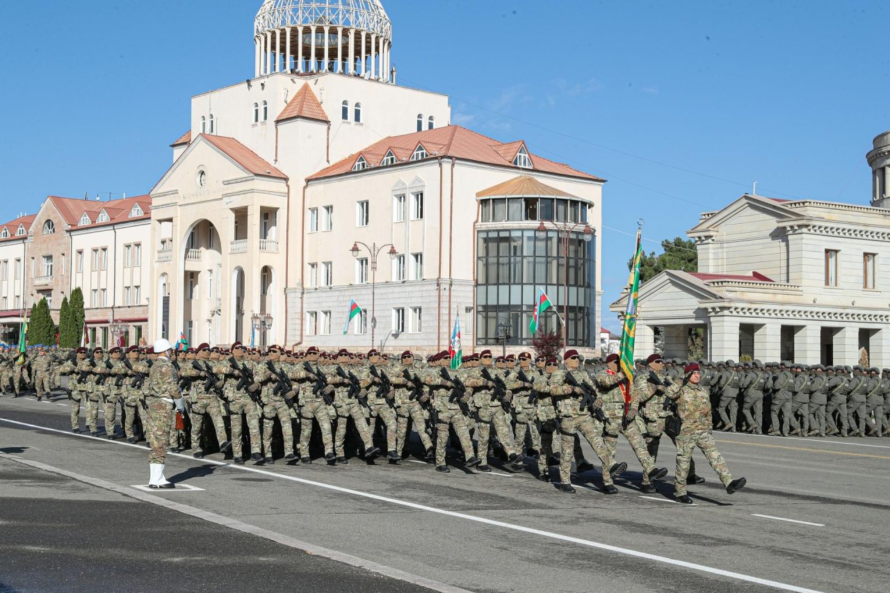 İlham Əliyev: “Heç kim bizim işimizə burnunu soxmasın” - FOTO/VİDEO - foto 1