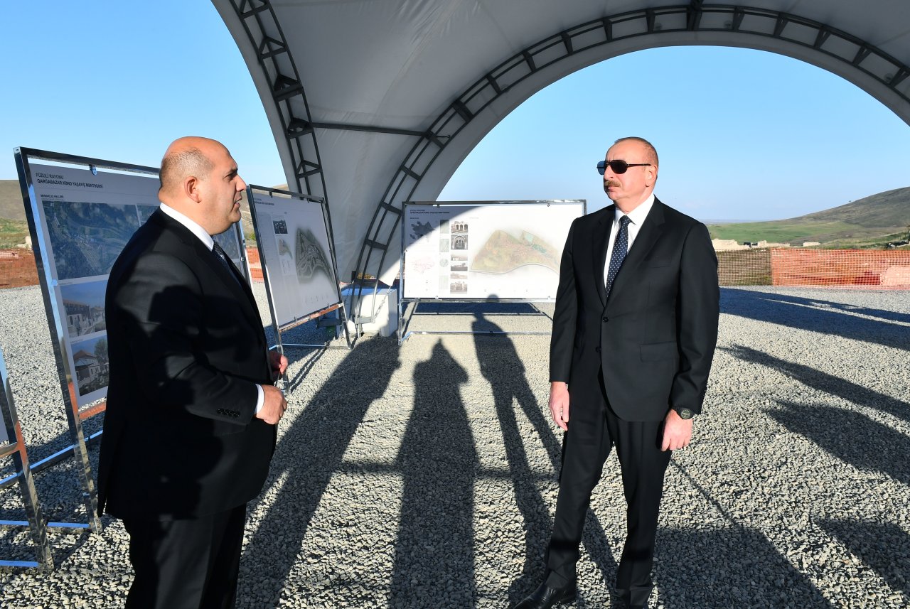 İlham Əliyev Füzuli rayonunda Qarğabazar kəndinin təməlini qoyub - YENİLƏNİB -FOTO/VİDEO - foto 2
