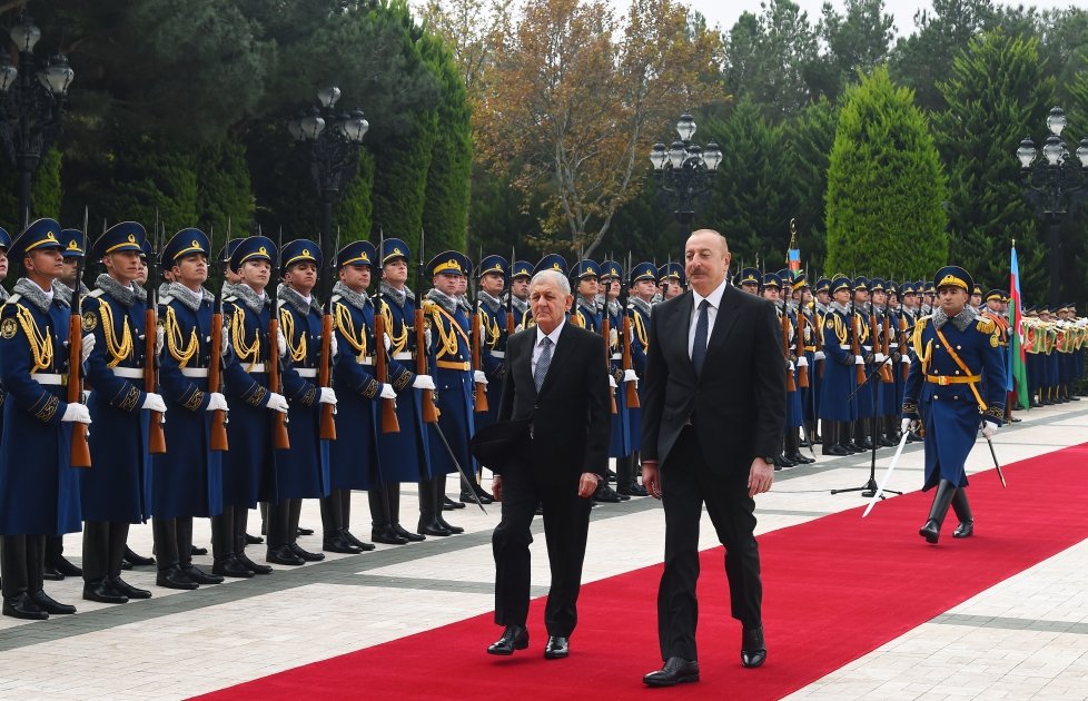 İraq Prezidentinin rəsmi qarşılanma MƏRASİMİ - FOTO/VİDEO - foto 5