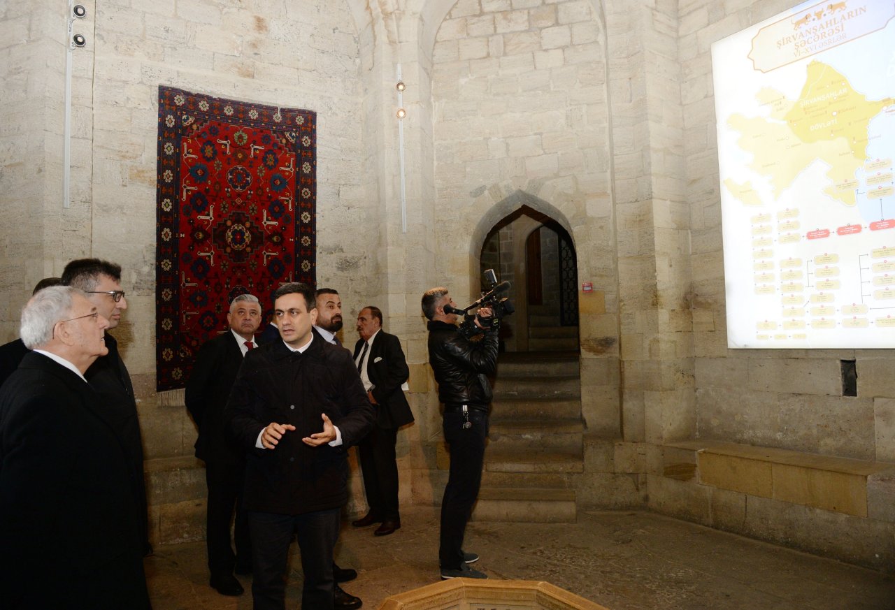 İraq Prezidenti İçərişəhərdə - FOTO - foto 5