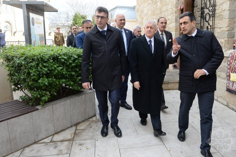 İraq Prezidenti İçərişəhərdə - FOTO - foto 4