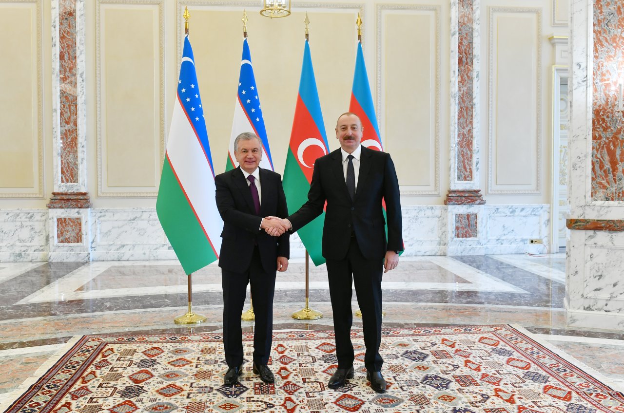 İlham Əliyev Şavkat Mirziyoyevlə görüşüb - FOTO - foto 3