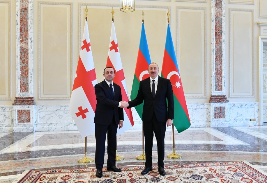İlham Əliyev Gürcüstanın Baş naziri ilə görüşüb - FOTO - foto 1