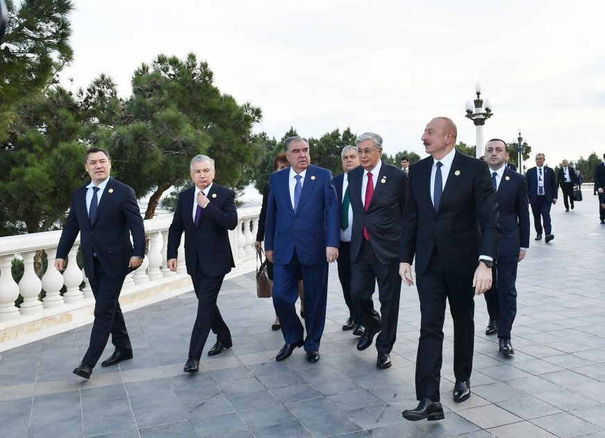 SPECA-nın Zirvə görüşünə qatılan liderlərin şərəfinə rəsmi nahar verilib - FOTO/VİDEO - foto 1