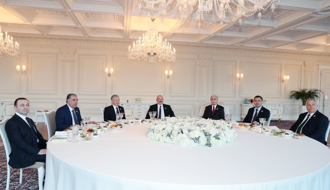 SPECA-nın Zirvə görüşünə qatılan liderlərin şərəfinə rəsmi nahar verilib - FOTO/VİDEO - foto 5