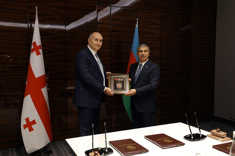 Azərbaycan və Gürcüstan arasında hərbi əməkdaşlıq planı imzalandı – FOTO   - foto 3