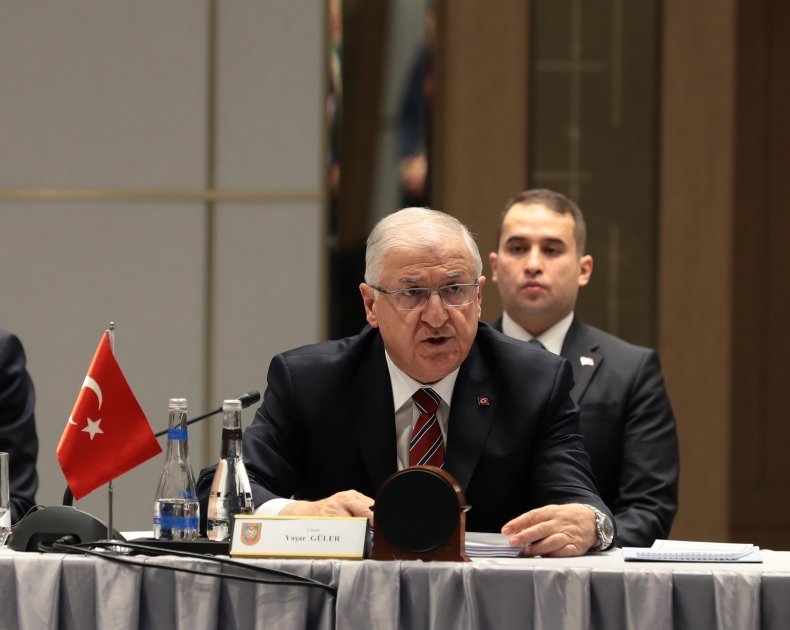 Müdafiə nazirlərinin üçtərəfli görüşünün yekununa dair Protokol imzalanıb - FOTO - foto 5