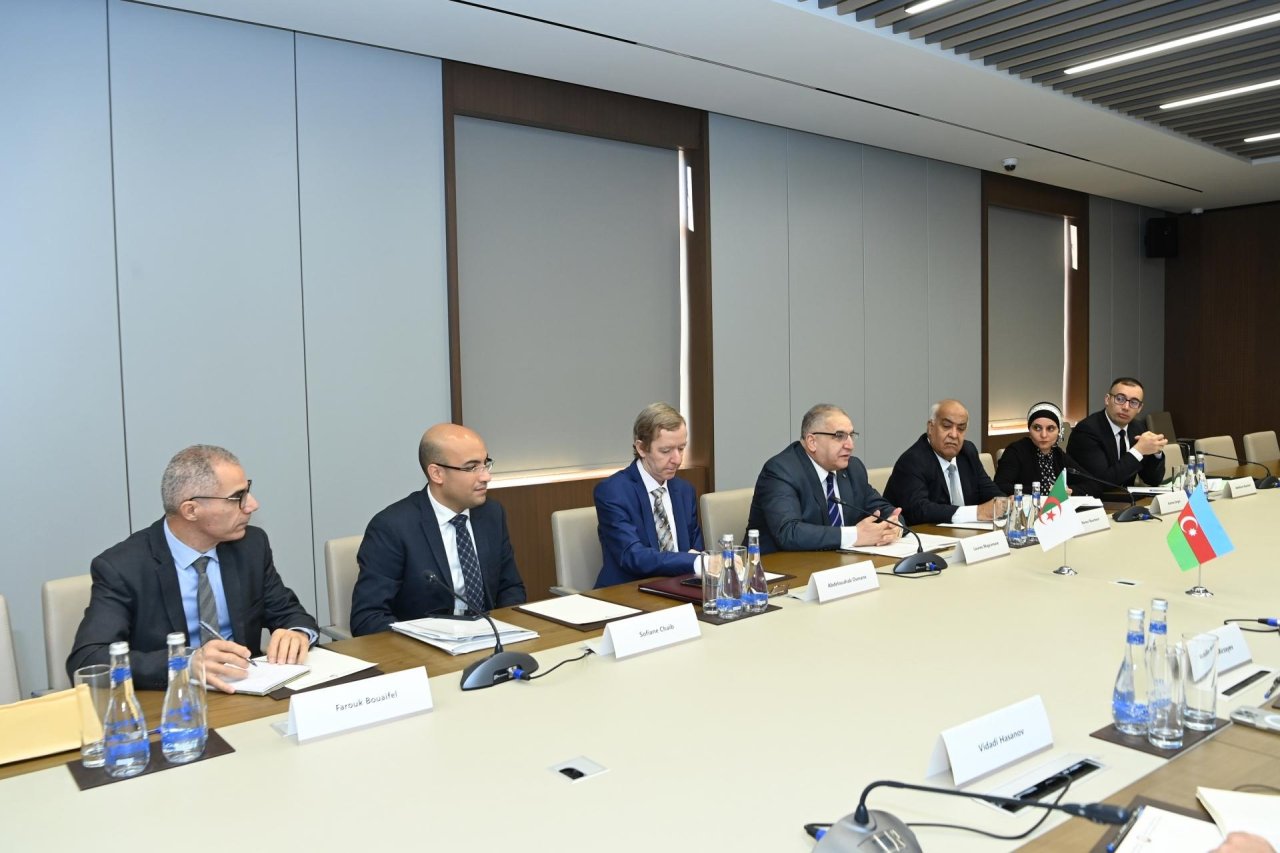 Azərbaycan və Əlcəzair XİN-ləri arasında regional proseslər MÜZAKİRƏ OLUNUB - FOTO - foto 1