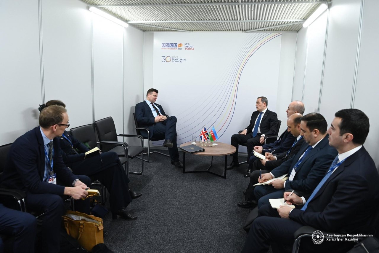 XİN başçısı britaniyalı naziri antiterror əməliyyatları barədə MƏLUMATLANDIRDI - FOTO - foto 1