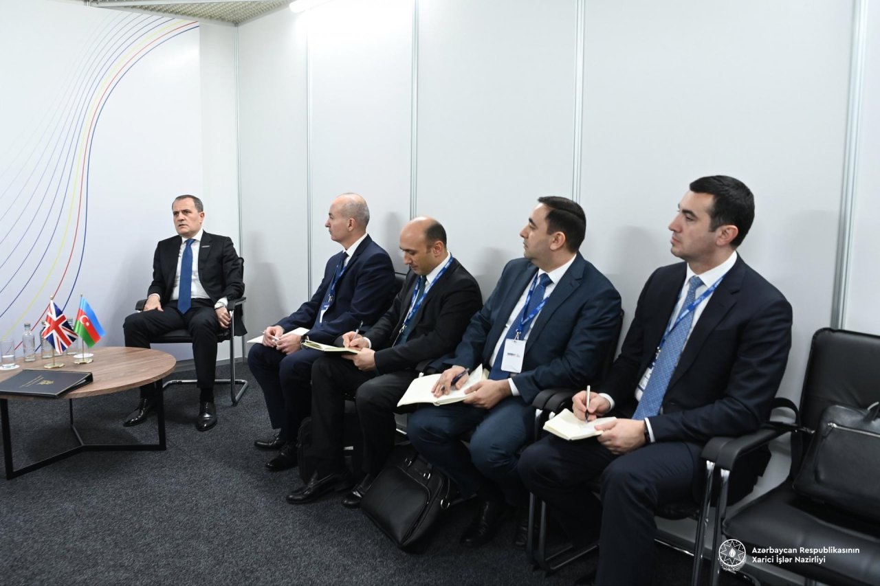 XİN başçısı britaniyalı naziri antiterror əməliyyatları barədə MƏLUMATLANDIRDI - FOTO - foto 2