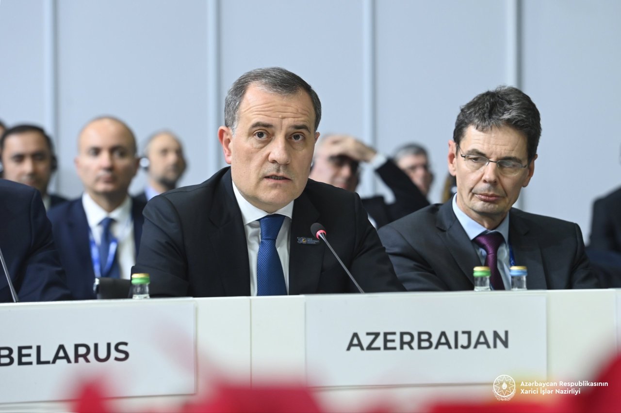 Ceyhun Bayramov ATƏT-in Nazirlər Şurasının 30-cu iclasında çıxış edib - FOTO - foto 3