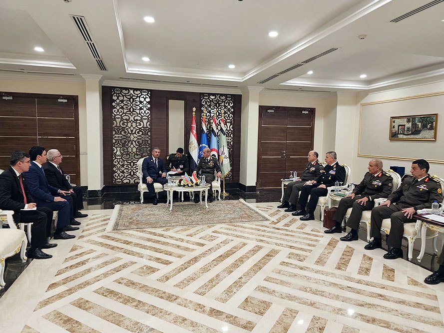 Azərbaycan və Misir müdafiə nazirləri hərbi əməkdaşlığı müzakirə ediblər – FOTO   - foto 1