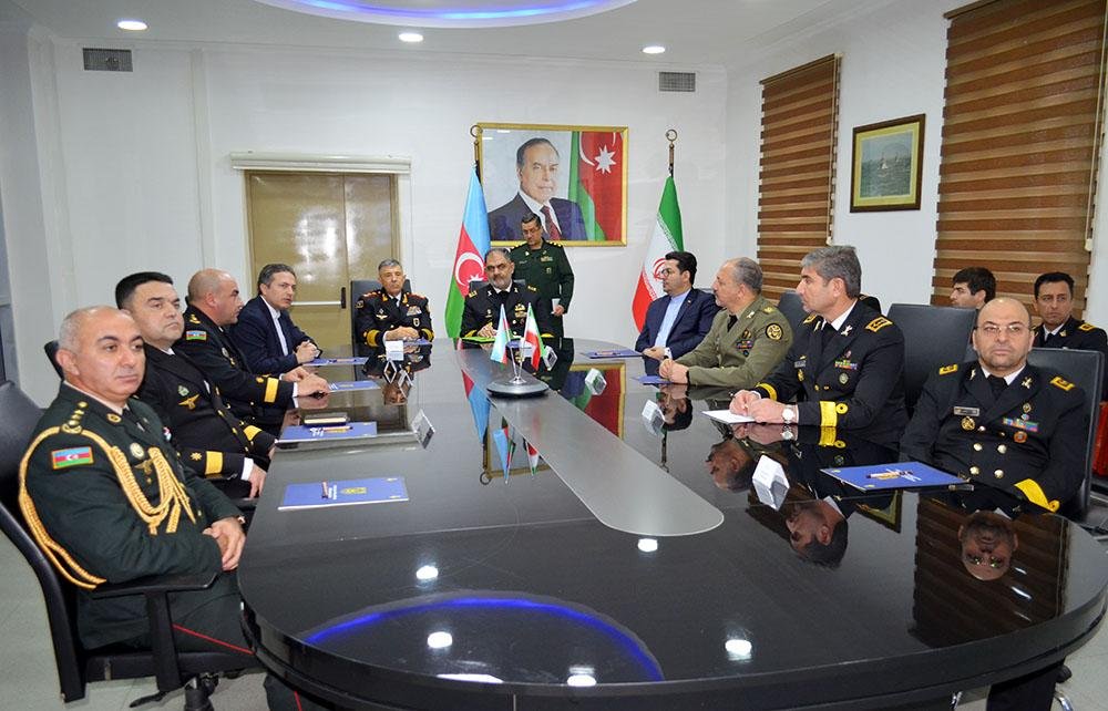 Azərbaycan Hərbi Dəniz Qüvvələrinin komandanı iranlı həmkarı ilə Bakıda görüşdü - FOTO - foto 3